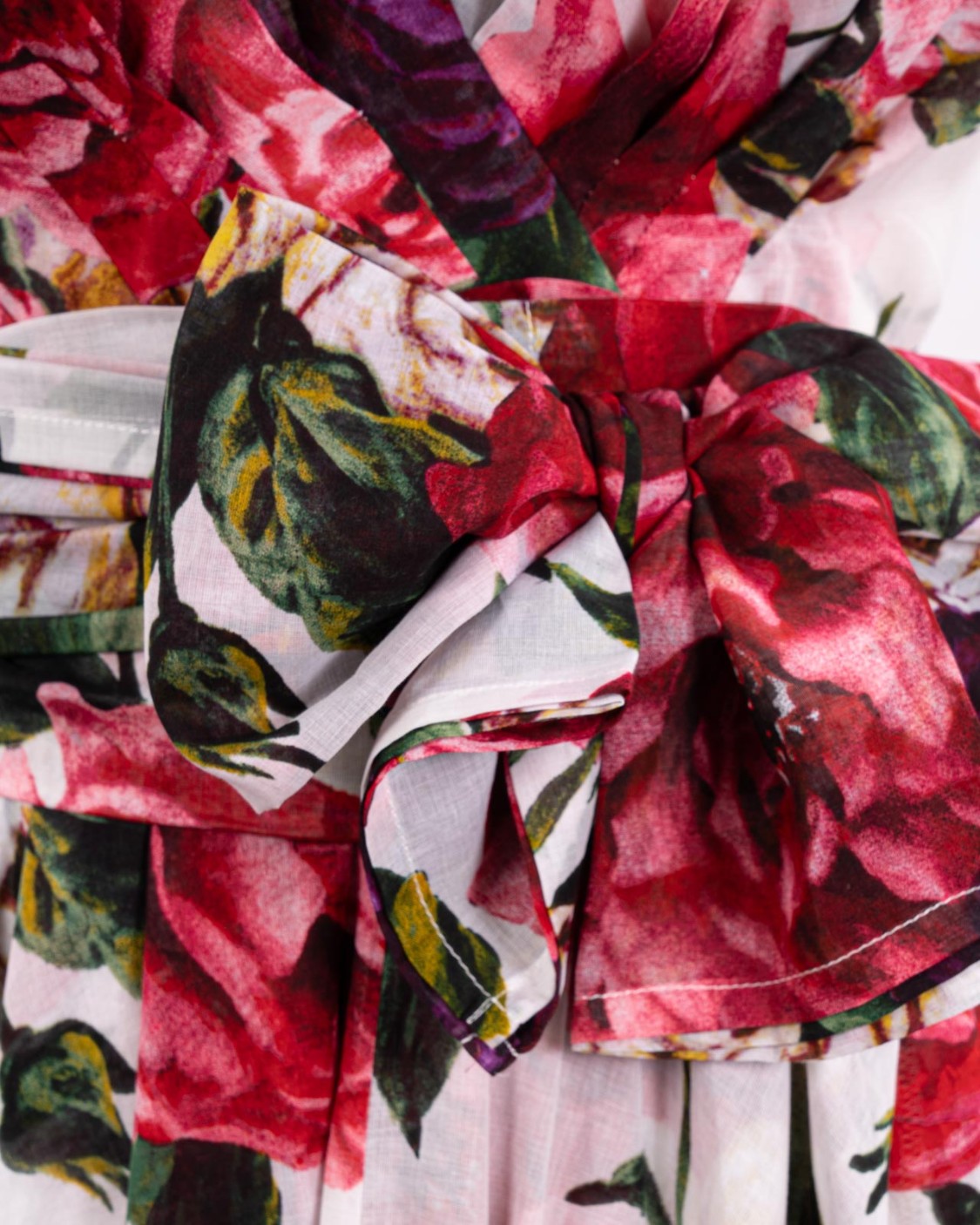 shop SAMANTHA SUNG Saldi Abito: Samantha Sung abito midi "Vivien".
Scollo a V.
Senza maniche.
Fantasia con peonie.
Composizione: 100% cotone mussola.
Made in Indonesia.. VIVIEN PEONY-WHITE ROSE number 5485512